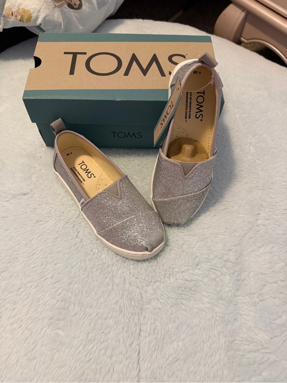Toms Kids Sparkle Silver Slip-On shoes